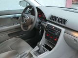 Audi A4 bei Gebrauchtwagen.expert - Abbildung (14 / 15) Audi A4 bei Gebrauchtwagen.expert - Abbildung (14 / 15)