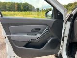 Dacia Duster II bei Gebrauchtwagen.expert - Abbildung (12 / 15) Dacia Duster II bei Gebrauchtwagen.expert - Abbildung (12 / 15)