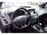 Ford Focus Turnier bei Gebrauchtwagen.expert - Abbildung (9 / 15) Ford Focus Turnier bei Gebrauchtwagen.expert - Abbildung (9 / 15)