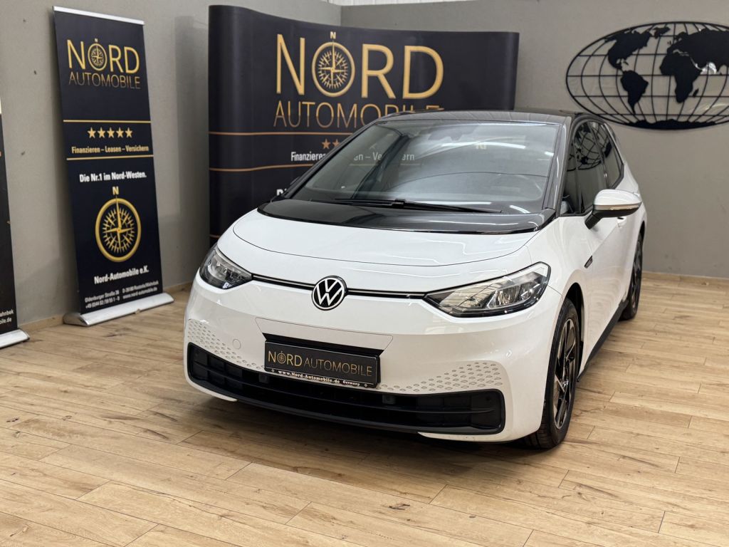 VW ID.3 bei Gebrauchtwagen.expert - Hauptabbildung VW ID.3 bei Gebrauchtwagen.expert - Hauptabbildung