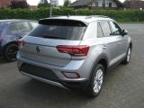 VW T-Roc bei Gebrauchtwagen.expert - Abbildung (4 / 7)