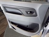 Opel Vivaro bei Gebrauchtwagen.expert - Abbildung (10 / 15) Opel Vivaro bei Gebrauchtwagen.expert - Abbildung (10 / 15)