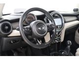 Mini Cooper S bei Gebrauchtwagen.expert - Abbildung (13 / 15)