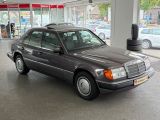 Mercedes-Benz 230 bei Gebrauchtwagen.expert - Abbildung (2 / 15)