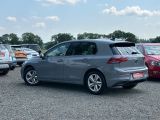 VW Golf VIII bei Gebrauchtwagen.expert - Abbildung (4 / 15)