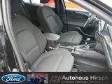 Ford Focus Turnier bei Gebrauchtwagen.expert - Abbildung (11 / 15) Ford Focus Turnier bei Gebrauchtwagen.expert - Abbildung (11 / 15)
