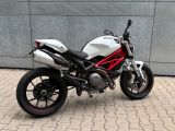 Ducati Monster bei Gebrauchtwagen.expert - Abbildung (6 / 15)