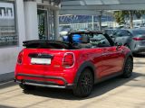 BMW Cabrio bei Gebrauchtwagen.expert - Abbildung (8 / 15)