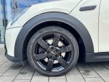 Mini Cooper S Cabrio bei Gebrauchtwagen.expert - Abbildung (8 / 15)