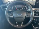 Ford Focus Turnier bei Gebrauchtwagen.expert - Abbildung (8 / 15) Ford Focus Turnier bei Gebrauchtwagen.expert - Abbildung (8 / 15)