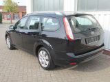 Ford Focus Turnier bei Gebrauchtwagen.expert - Abbildung (4 / 15)