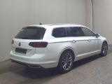 VW Passat bei Gebrauchtwagen.expert - Abbildung (4 / 15) VW Passat bei Gebrauchtwagen.expert - Abbildung (4 / 15)