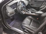 Jaguar XE bei Gebrauchtwagen.expert - Abbildung (8 / 15)