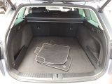 VW Passat bei Gebrauchtwagen.expert - Abbildung (11 / 15) VW Passat bei Gebrauchtwagen.expert - Abbildung (11 / 15)