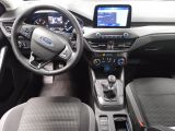 Ford Focus Turnier bei Gebrauchtwagen.expert - Abbildung (6 / 15)