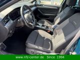 VW Passat bei Gebrauchtwagen.expert - Abbildung (12 / 15) VW Passat bei Gebrauchtwagen.expert - Abbildung (12 / 15)