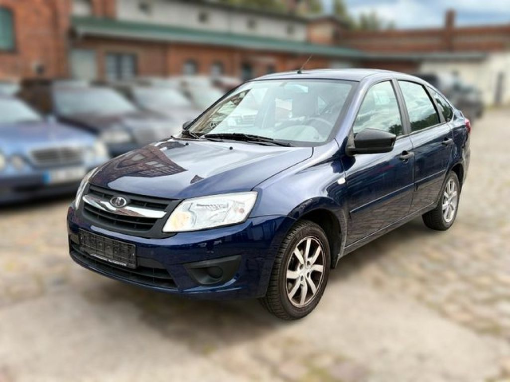 Lada Granta bei Gebrauchtwagen.expert - Hauptabbildung Lada Granta bei Gebrauchtwagen.expert - Hauptabbildung