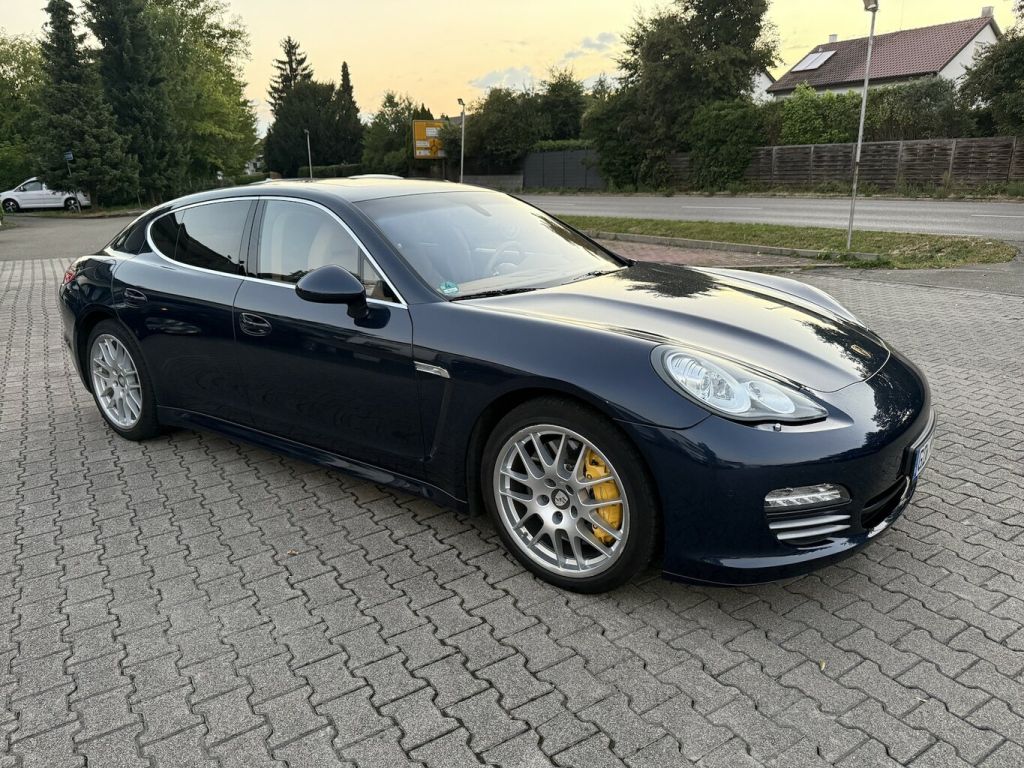 Porsche Panamera bei Gebrauchtwagen.expert - Hauptabbildung Porsche Panamera bei Gebrauchtwagen.expert - Hauptabbildung