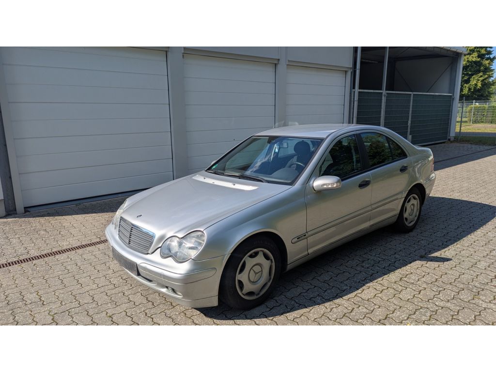 Mercedes-Benz C-Klasse bei Gebrauchtwagen.expert - Hauptabbildung Mercedes-Benz C-Klasse bei Gebrauchtwagen.expert - Hauptabbildung