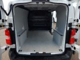 Opel Vivaro bei Gebrauchtwagen.expert - Abbildung (9 / 15) Opel Vivaro bei Gebrauchtwagen.expert - Abbildung (9 / 15)