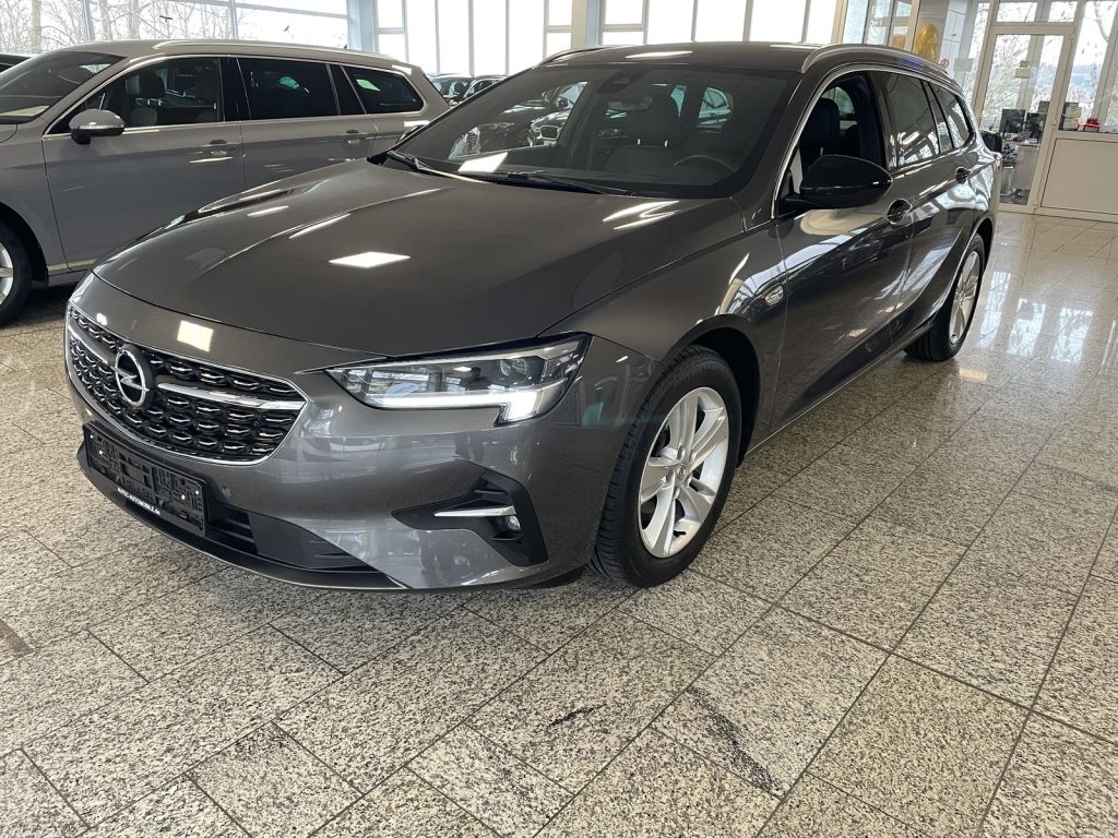 Opel Insignia bei Gebrauchtwagen.expert - Hauptabbildung Opel Insignia bei Gebrauchtwagen.expert - Hauptabbildung