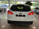 Ford Focus Turnier bei Gebrauchtwagen.expert - Abbildung (5 / 10)