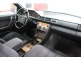 Mercedes-Benz 300 bei Gebrauchtwagen.expert - Abbildung (14 / 15)