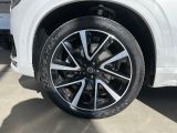 Volvo XC90 bei Gebrauchtwagen.expert - Abbildung (15 / 15) Volvo XC90 bei Gebrauchtwagen.expert - Abbildung (15 / 15)