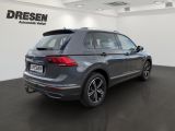 VW Tiguan bei Gebrauchtwagen.expert - Abbildung (4 / 15) VW Tiguan bei Gebrauchtwagen.expert - Abbildung (4 / 15)