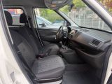 Opel Combo bei Gebrauchtwagen.expert - Abbildung (8 / 15) Opel Combo bei Gebrauchtwagen.expert - Abbildung (8 / 15)