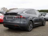 Tesla Model X bei Gebrauchtwagen.expert - Abbildung (2 / 15)