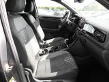 VW T-Roc bei Gebrauchtwagen.expert - Abbildung (3 / 15) VW T-Roc bei Gebrauchtwagen.expert - Abbildung (3 / 15)