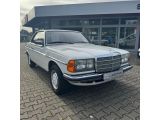 Mercedes-Benz 230 bei Gebrauchtwagen.expert - Abbildung (4 / 14) Mercedes-Benz 230 bei Gebrauchtwagen.expert - Abbildung (4 / 14)