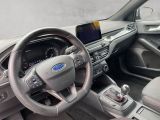 Ford Focus Turnier bei Gebrauchtwagen.expert - Abbildung (12 / 15) Ford Focus Turnier bei Gebrauchtwagen.expert - Abbildung (12 / 15)