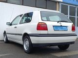 VW Golf bei Gebrauchtwagen.expert - Abbildung (4 / 15)
