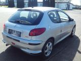 Peugeot 206 bei Gebrauchtwagen.expert - Abbildung (4 / 9)