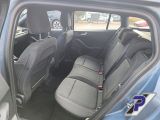 Ford Focus Turnier bei Gebrauchtwagen.expert - Abbildung (13 / 15) Ford Focus Turnier bei Gebrauchtwagen.expert - Abbildung (13 / 15)