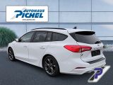 Ford Focus Turnier bei Gebrauchtwagen.expert - Abbildung (3 / 15) Ford Focus Turnier bei Gebrauchtwagen.expert - Abbildung (3 / 15)