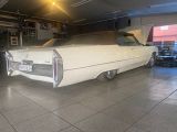 Cadillac DeVille bei Gebrauchtwagen.expert - Abbildung (4 / 15)