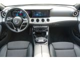 Mercedes-Benz E-Klasse bei Gebrauchtwagen.expert - Abbildung (12 / 15)