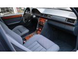 Mercedes-Benz E-Klasse bei Gebrauchtwagen.expert - Abbildung (9 / 14) Mercedes-Benz E-Klasse bei Gebrauchtwagen.expert - Abbildung (9 / 14)