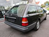 Mercedes-Benz 230 bei Gebrauchtwagen.expert - Abbildung (15 / 15)