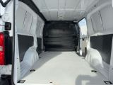 Opel Vivaro bei Gebrauchtwagen.expert - Abbildung (8 / 12) Opel Vivaro bei Gebrauchtwagen.expert - Abbildung (8 / 12)