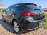 Opel Astra bei Gebrauchtwagen.expert - Abbildung (11 / 15) Opel Astra bei Gebrauchtwagen.expert - Abbildung (11 / 15)