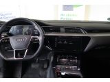 Audi e-tron bei Gebrauchtwagen.expert - Abbildung (13 / 15) Audi e-tron bei Gebrauchtwagen.expert - Abbildung (13 / 15)