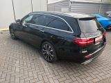 Mercedes-Benz E-Klasse bei Gebrauchtwagen.expert - Abbildung (8 / 15) Mercedes-Benz E-Klasse bei Gebrauchtwagen.expert - Abbildung (8 / 15)