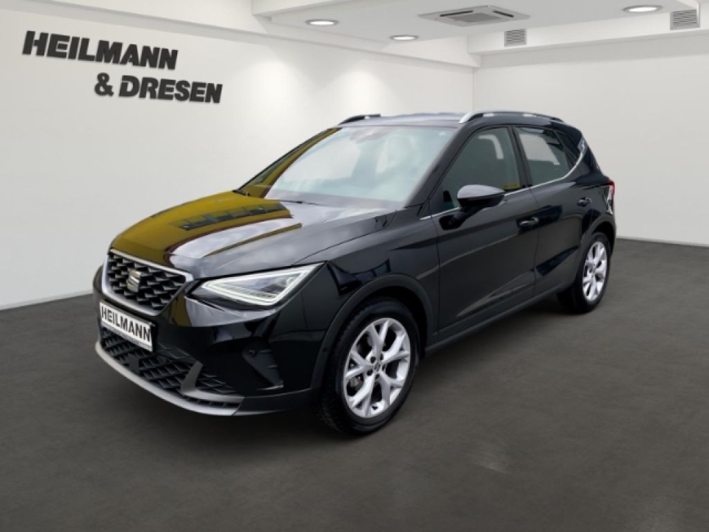 Seat Arona bei Gebrauchtwagen.expert - Hauptabbildung