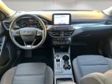 Ford Focus Turnier bei Gebrauchtwagen.expert - Abbildung (11 / 15) Ford Focus Turnier bei Gebrauchtwagen.expert - Abbildung (11 / 15)