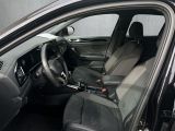 VW T-Roc bei Gebrauchtwagen.expert - Abbildung (13 / 15) VW T-Roc bei Gebrauchtwagen.expert - Abbildung (13 / 15)