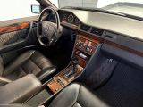 Mercedes-Benz 300 bei Gebrauchtwagen.expert - Abbildung (2 / 15)